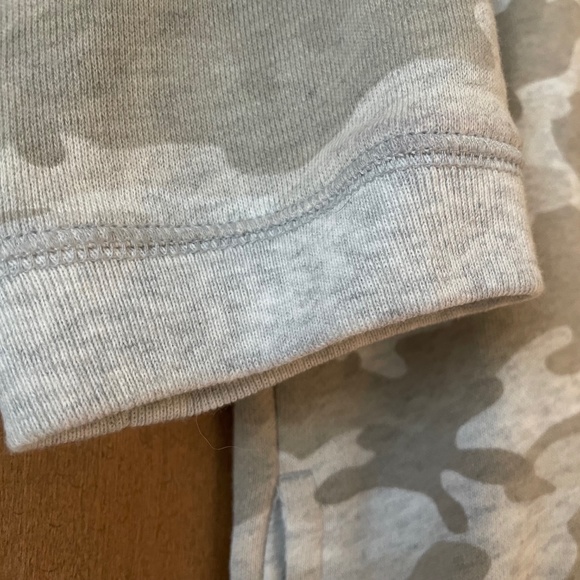 GAP Camo Sweatshirt Dress XS :: CUTE and COMFY!!! - Picture 6 of 9